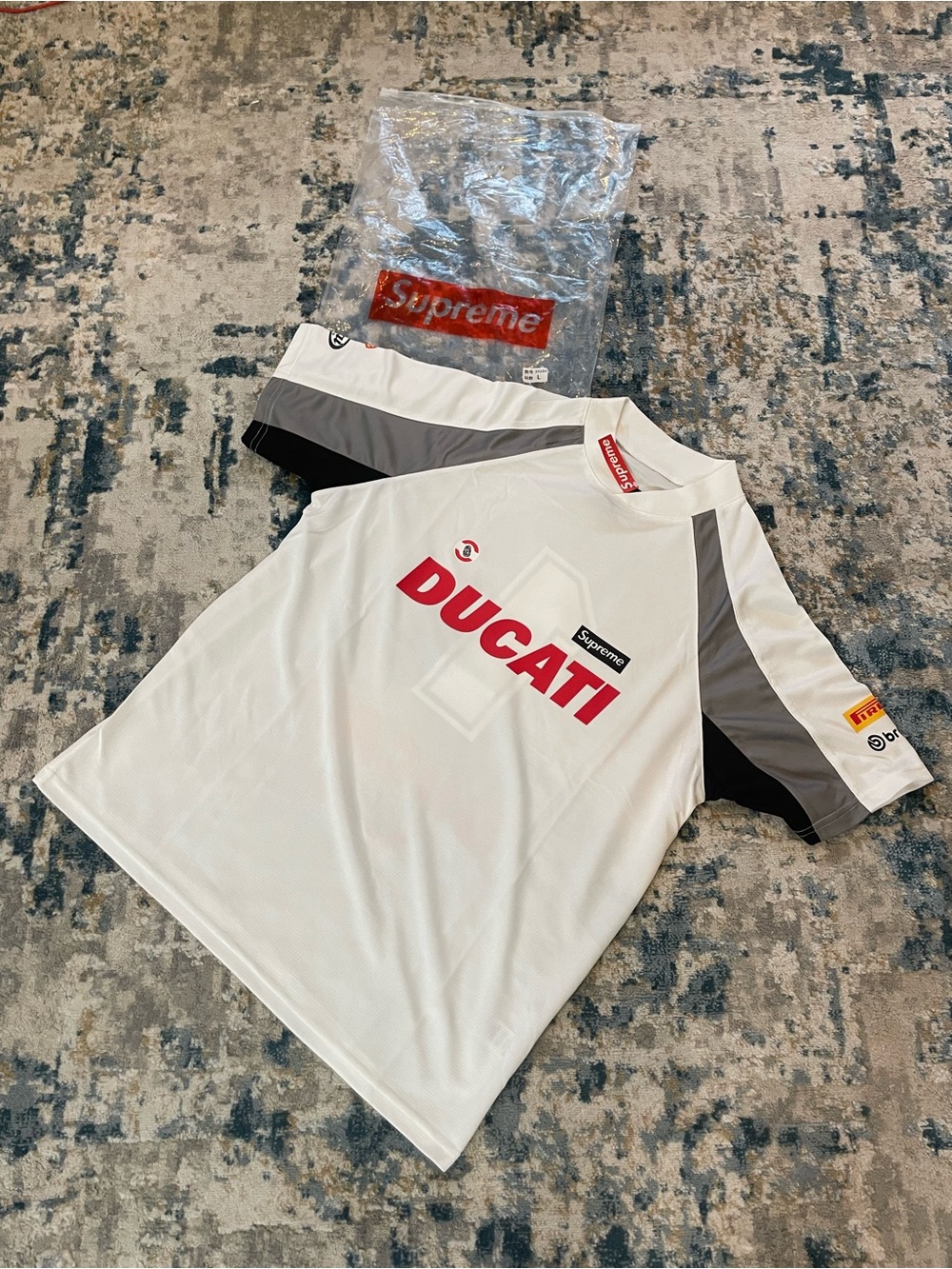 Supreme x Ducati Racing Jersey White Red Black Men’s Large L NWT